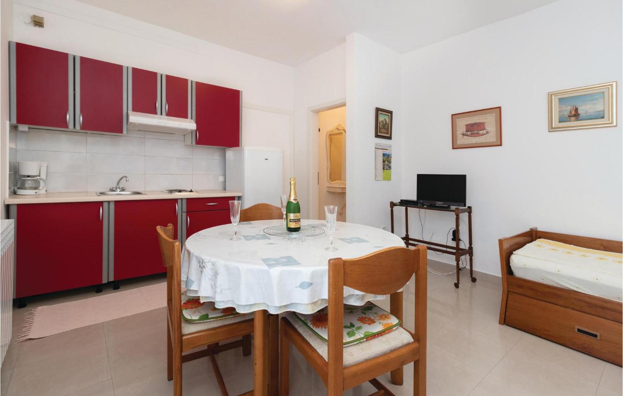 1 Bedroom Stunning Apartment In Zadar Exteriör bild