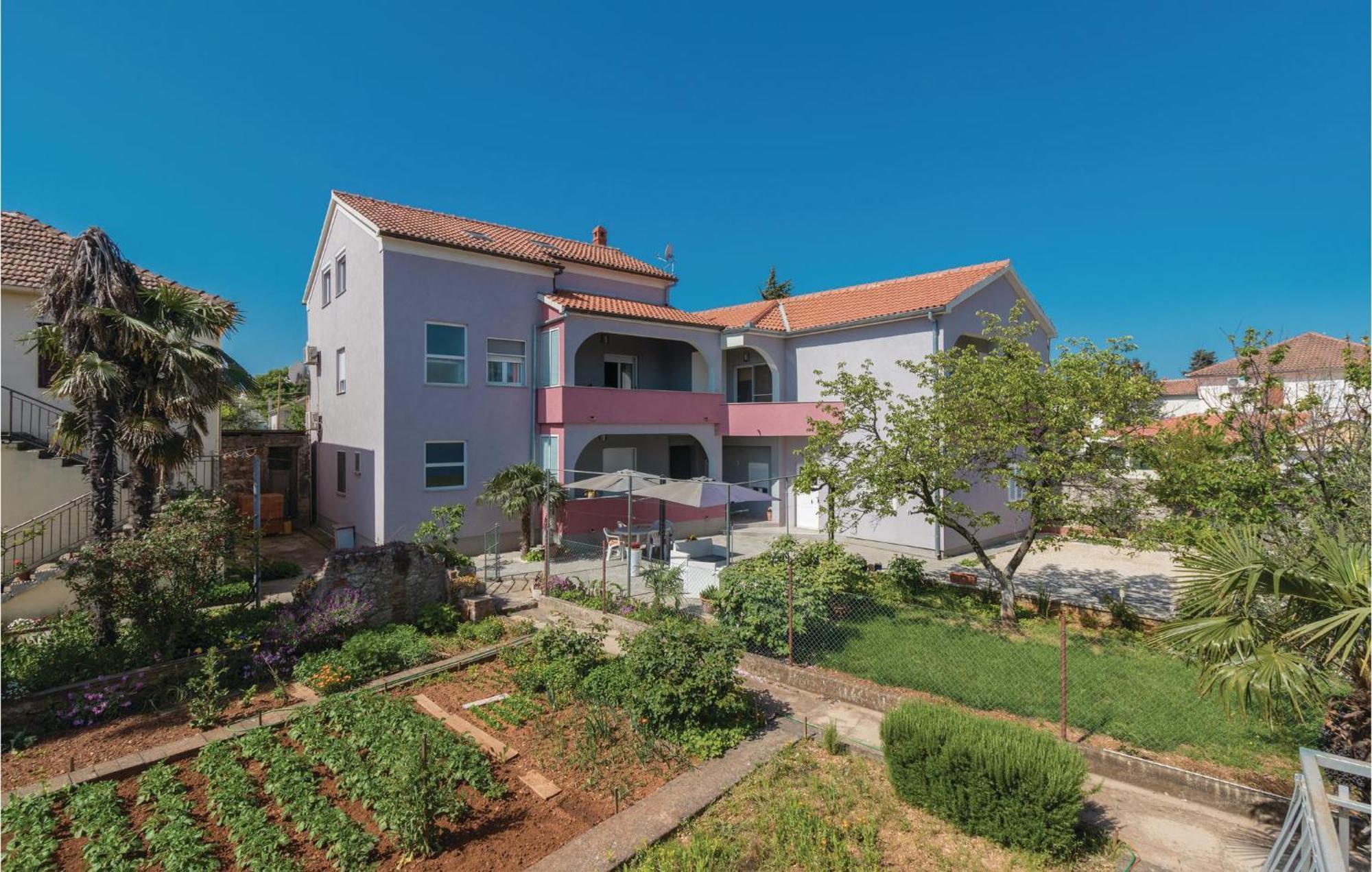 1 Bedroom Stunning Apartment In Zadar Exteriör bild
